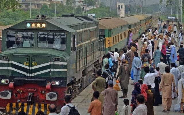  ٹرینوں کا شیڈول متاثر، لاہور سے کراچی جانیوالی ٹرین منسوخ