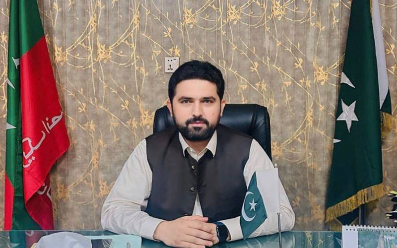 عمران خان سے ملاقات میں رکاوٹ بننے والے احساس کریں میں وزیراعلیٰ ہوں، سہیل آفریدی