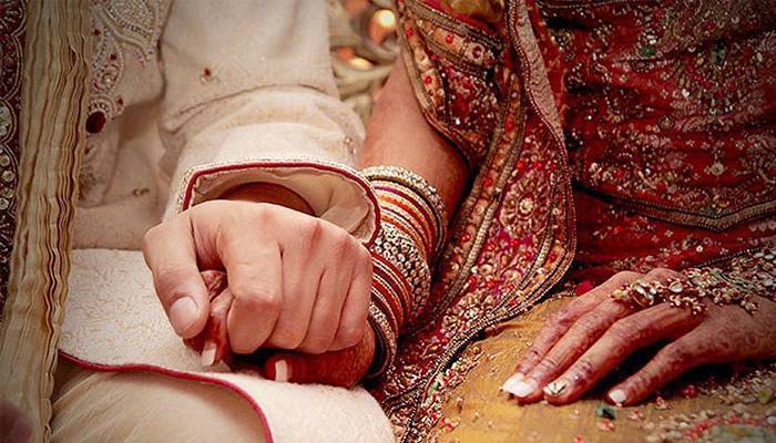 دنیا بھر سے تعلق رکھنے والے جوڑے اب ابوظبی میں آن لائن شادی کرسکتے ہیں