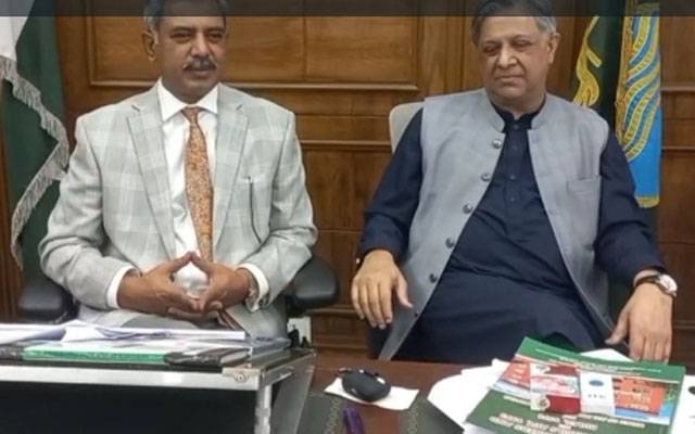 وفاقی وزیر قانون اعظم نذیر تارڈ اور ایڈوکیٹ جنرل پنجاب امجد پرویز کی ملاقات