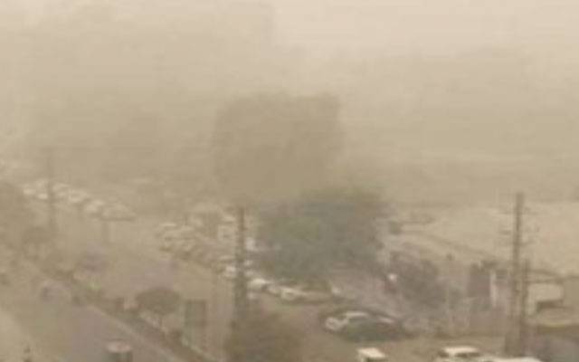 لاہور فضائی آلودگی کی لپیٹ میں،بارش ہو گی یا نہیں؟