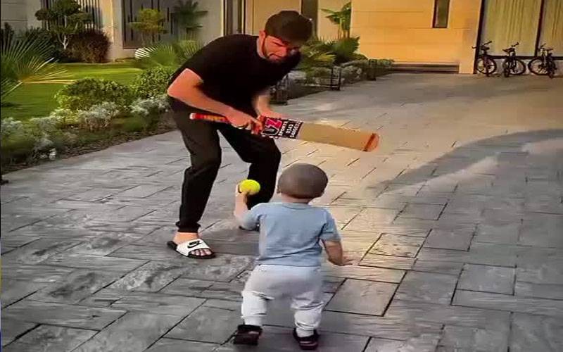 شاہین آفریدی کی بیٹے کیساتھ کرکٹ کھیلتے ویڈیو  