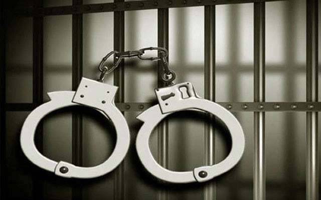 کاہنہ پولیس نے مختلف کارروائیوں میں 8 ملزم پکڑلیے 