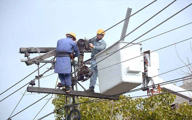 لاہور: نتھوکی گاؤں میں لیسکو ٹیم پر مشتعل افراد کا حملہ