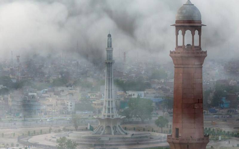 حکومتی اقدامات اور ہوا کی کم رفتار، آج لاہور میں فضائی معیاربہترقرار