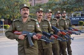 بچے کی اوپن ہارٹ سرجری، شہری کی کال پر راولپنڈی پولیس خون دینے پہنچ گئی