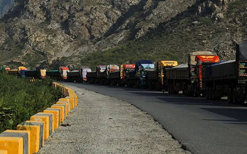 پاکستان اور افغانستان میں تجارت بدستور بند، زمینی رابطے بھی 10 روز سے منقطع  