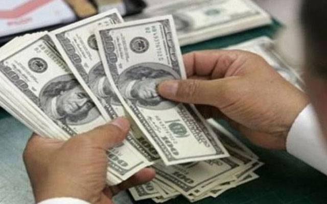 انٹربینک کے بعد اوپن مارکیٹ سے بھی ڈالر کی خبر آگئی