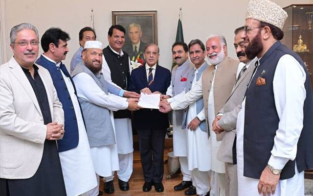 وزیرِ اعظم سے خیبر پختونخوا کے ارکان پارلیمنٹ اور سیاسی قیادت کی ملاقات ،ملکی صورتحال پر گفتگو