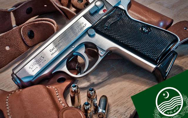 پنجاب میں غیر قانونی اسلحہ کی خرید و فروخت کے خلاف کارروائی، 28 ڈیلرز کے لائسنس منسوخ