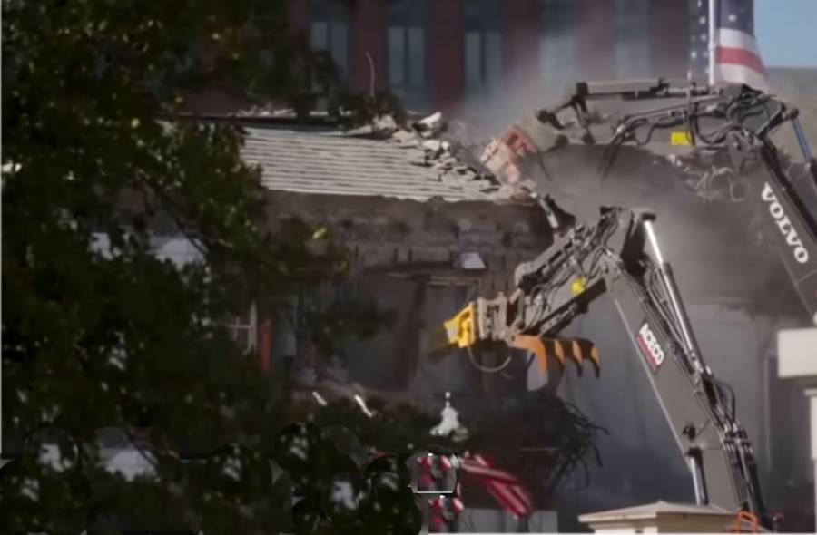  White House, east wing demolition, Bulldozers in White House, 