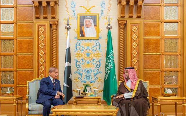 وزیراعظم شہباز شریف کی سعودی ولی عہد سے ملاقات; دو طرفہ تعلقات پر تبادلہ خیال
