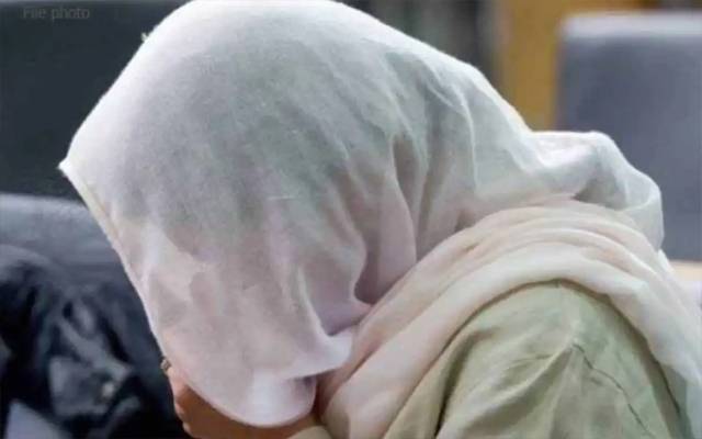 لاہور: شادی شدہ شخص سے نکاح کی خواہشمند خاتون کا پہلی بیوی پر تشدد