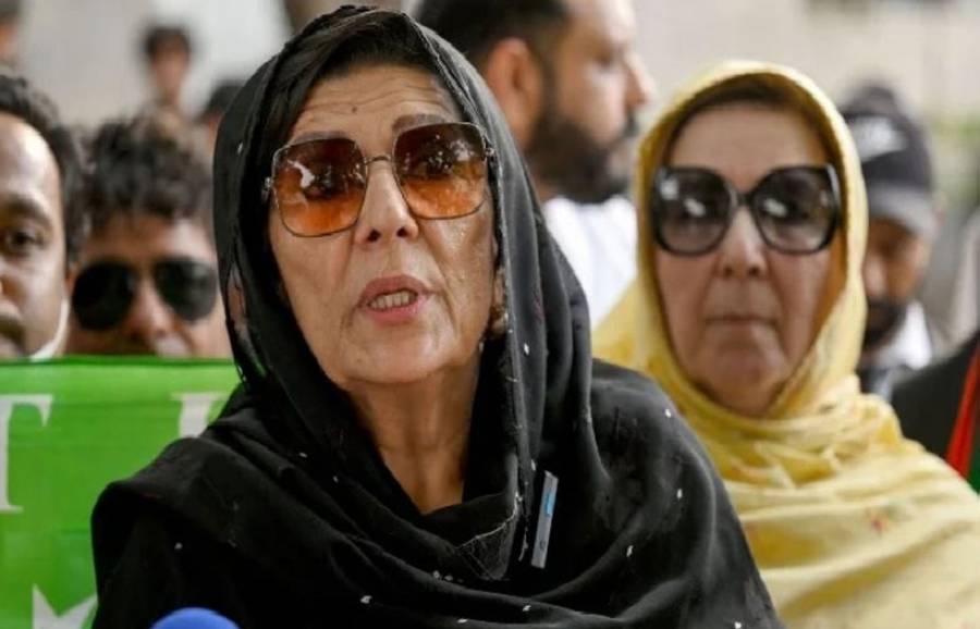 Aleema Khan, Pakport blocked, National Identity card blocked 
