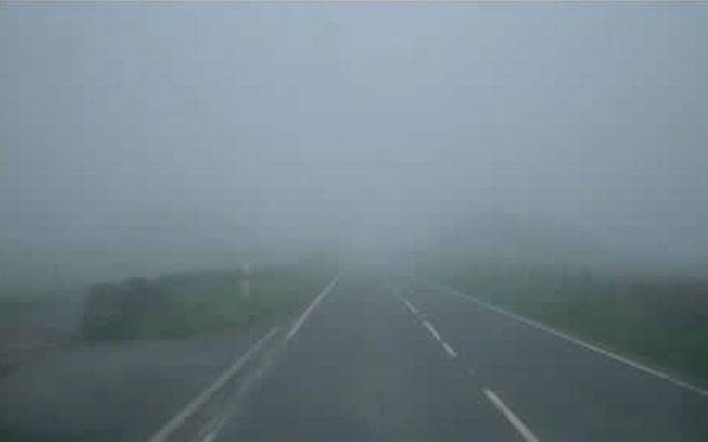 پشاور سے رشکئی تک موٹروے شدید دھند کے باعث بند کر دی گئی