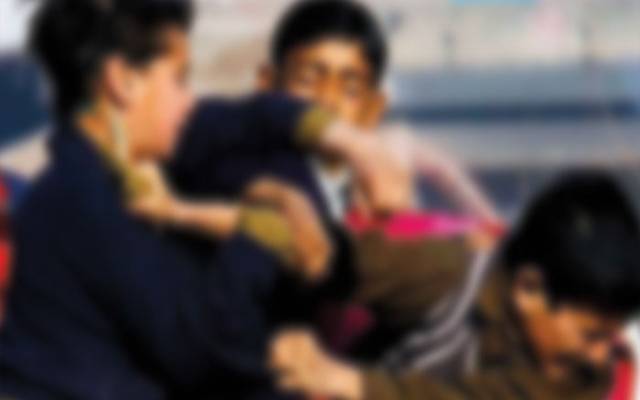  حافظ آباد: بچوں کی لڑائی میں بڑے کود پڑے، مرد و خواتین گتھم گتھا