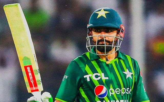 بابراعظم ایک اور بڑے عالمی ریکارڈ کے قریب، کئی لیجنڈ کرکٹرز کو پیچھے چھوڑ سکتے ہیں