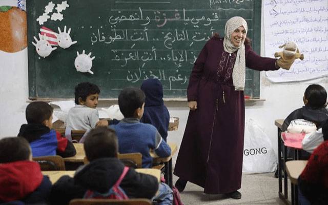 غزہ میں 2 سال بعد تعلیمی سرگرمیاں بحال، اسکولوں میں پھر سے رونق لوٹ آئی 