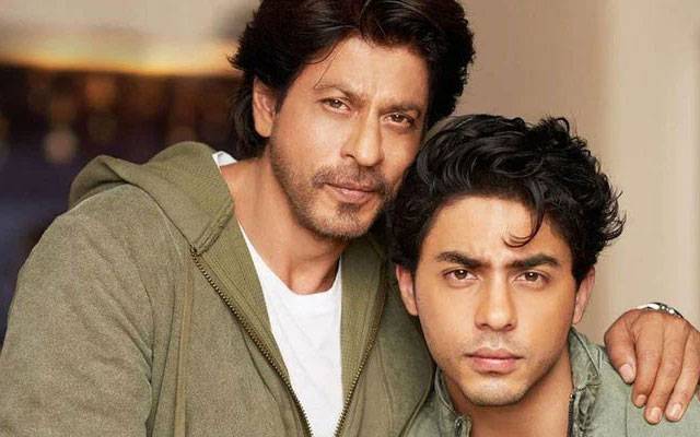شاہ رخ خان کا بیٹا برازیلی حسینہ کی محبت میں گرفتار