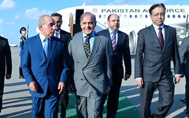 آذربائیجان کے یومِ فتح کی تقریب میں شرکت کیلئے وزیراعظم، باکو پہنچ گئے