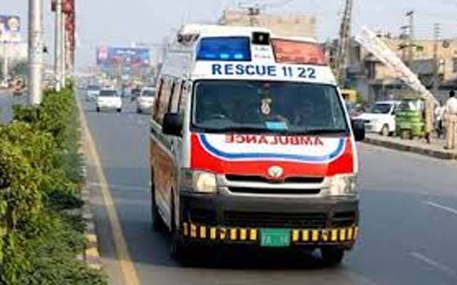 سگیاں روڈ پر تیز رفتار ٹرک کی رکشہ کو ٹکر; ایک شخص جاں بحق