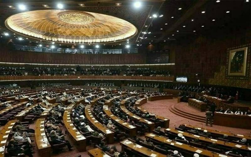 حکومت کو آئینی ترمیم کیلئے سینیٹ میں 64 اور قومی اسمبلی میں 224 ووٹ درکار  