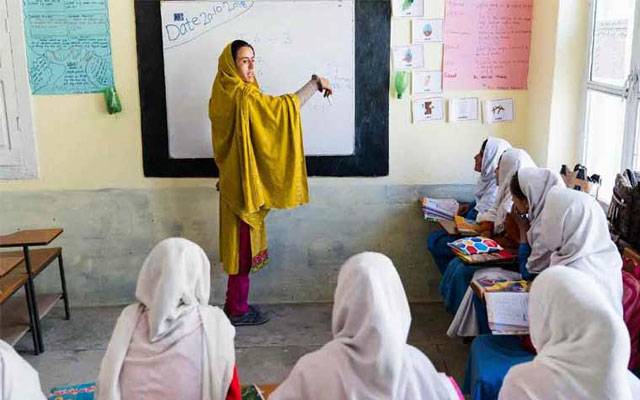  محکمہ سکول ایجوکیشن کا 102 خواتین ٹیچرز کو گریڈ 20 دینے کا فیصلہ