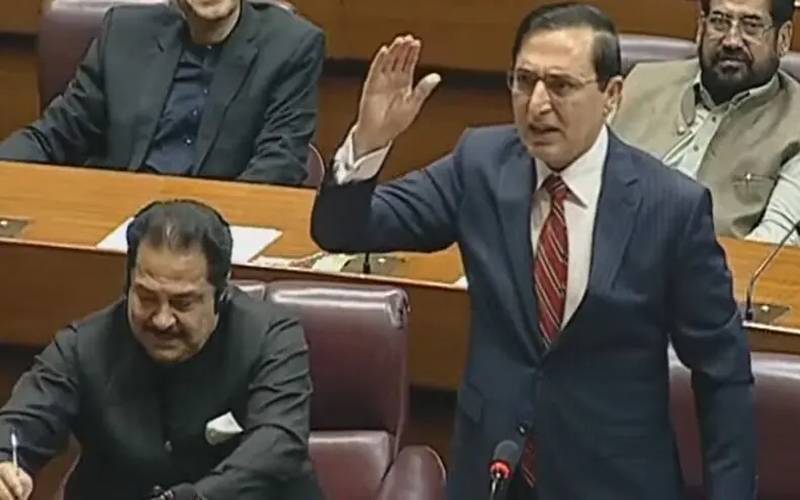 پی ٹی آئی کا قومی اسمبلی میں 27 ویں آئینی ترمیم کے عمل کا حصہ نہ بننے کا اعلان
