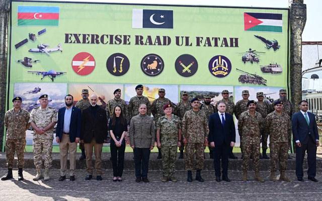 اردن کے بادشاہ شاہ عبداللہ دوئم اور سپریم کمانڈر آف جارڈن آرمڈ فورسز کا جی آئی ڈی ایس کا دورہ