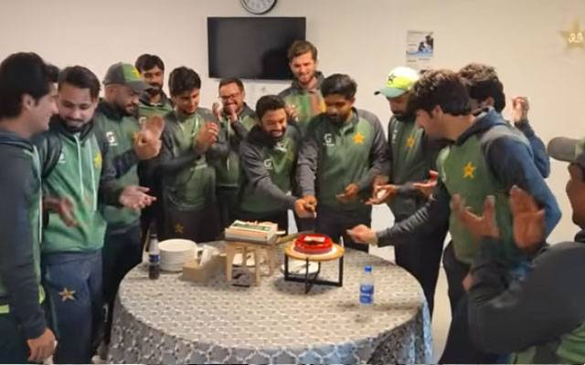 بابراعظم اور محمد رضوان کے ون ڈے میں ریکارڈز پر کھلاڑیوں و اسٹاف کا بھرپور جشن