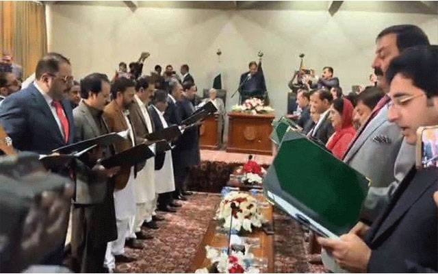 آزاد کشمیر کی 18 رکنی کابینہ نے حلف اٹھالیا
