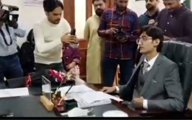 طالب علم ایک دن کیلئے پنجاب کا وزیر تعلیم بن گیا