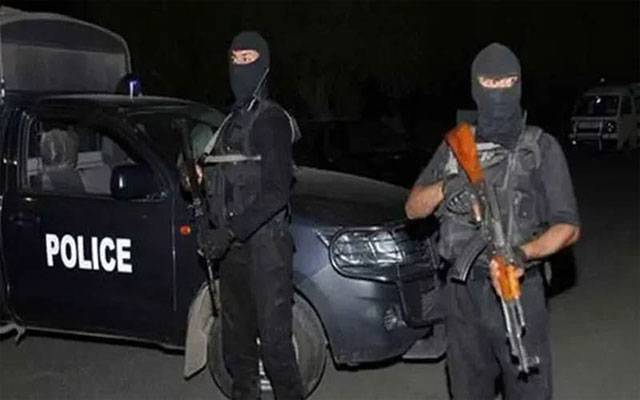  پولیس مقابلہ: دہشتگردی کے مقدمہ میں ملوث ملزم ساتھیوں کی فائرنگ سے مارا گیا