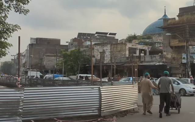لاہور: نیلا گنبد کی بحالی کا منصوبہ شروع، مرکزی راستےبند