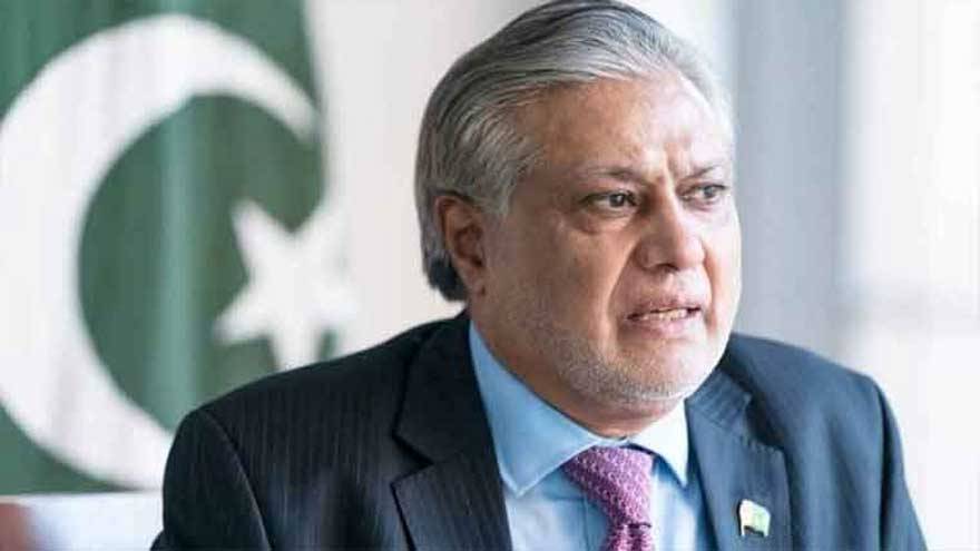 نائب وزیراعظم اسحاق ڈارر وطن واپس پہنچ گئے  