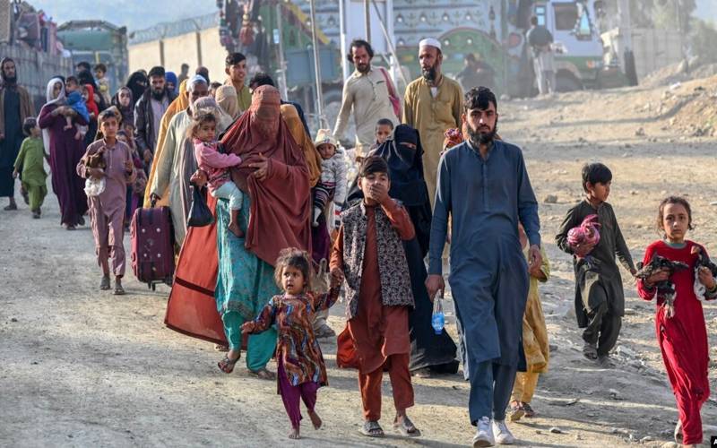 پاکستان، ایران سے ایک دن میں ہزاروں افغان مہاجرین کی وطن واپسی  