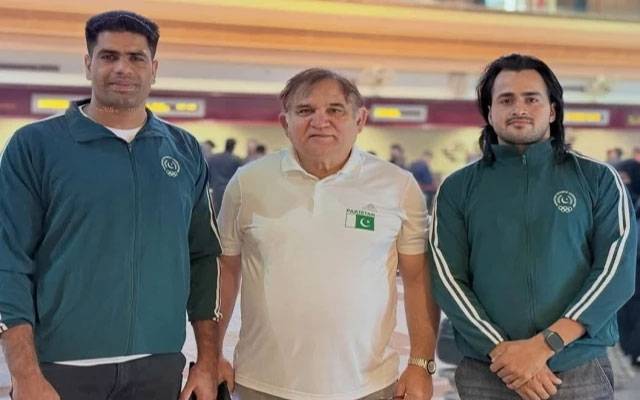  گولڈ میڈلسٹ ارشد ندیم اور سلور میڈلسٹ یاسر سلطان جدہ سے لاہور پہنچ گئے
