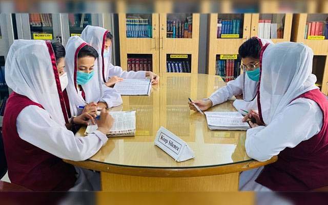 سرکاری نرسنگ کالجز میں ماہانہ وظیفہ اور مفت ہاسٹل کی سہولت ختم 