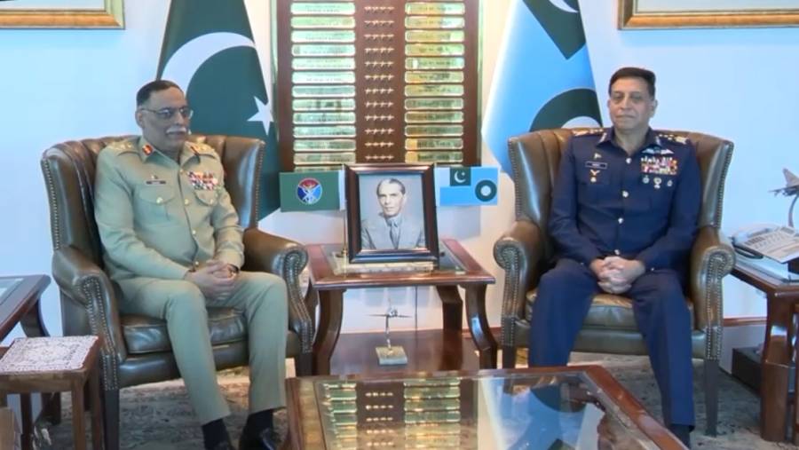 جنرل ساحر شمشاد کا ائیر ہیڈکوارٹرز کا الوداعی دورہ، الوداعی پریڈ کاسلیوٹ، ائیرچیف کاخراجِ تحسین