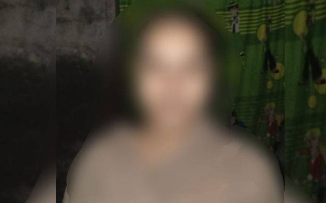 لڑکے سے دوستی کا شبہ،بھائی نے بہن کے بال مونڈ دیئے