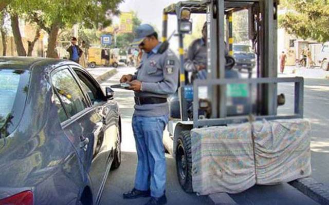 ٹریفک قوانین کی خلاف ورزی،اب بھاری جرمانے اورمقدمات درج ہوں گے  