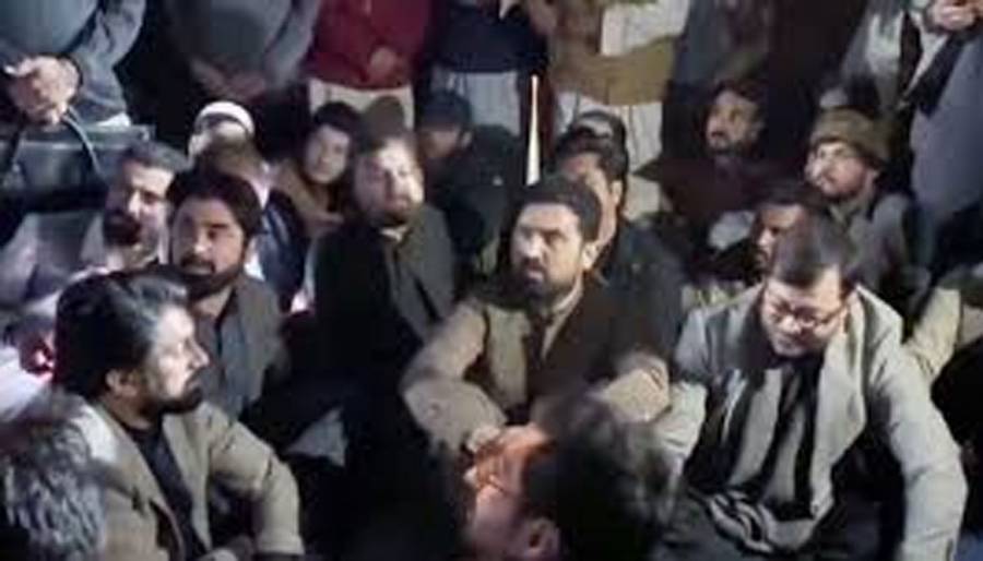 عوام اللہ کے سپرد، حکومت دھرنادےکےبیٹھ گئی