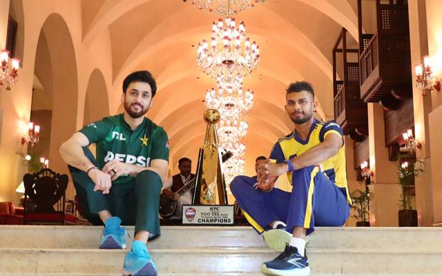 سہ فریقی سیریز فائنل؛ پاک سری لنکن کپتان کا ٹرافی کیساتھ فوٹو شوٹ