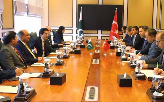 وفاقی وزیر پیٹرولیم علی پرویز ملک سے ترک وزیر توانائی کی میٹنگ؛ ترک پیٹرولیم کمپنی کا دفتر پاکستان میں کھولا جائے گا
