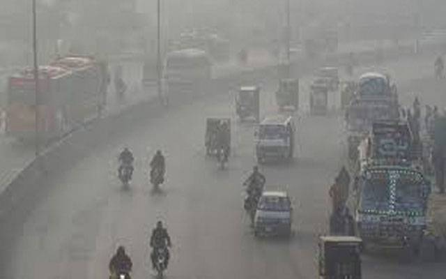 لاہور: دنیا کا سب سے زیادہ آلودہ شہر بن گیا، فضائی آلودگی خطرناک سطح پر برقرار