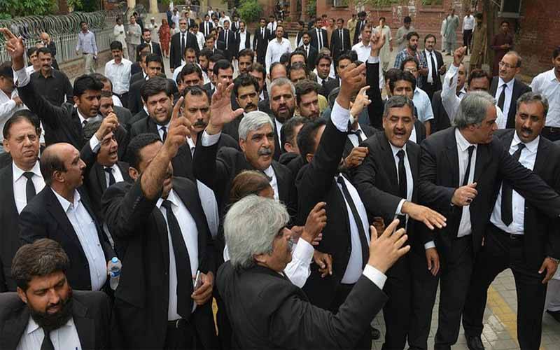 پنجاب بھر کی تمام 43 ڈسٹرکٹ اور 170 تحصیل بارز میں پولیس کا داخلہ بند   