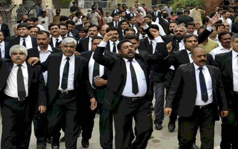 وکلا کے قاتلوں کی گرفتاری، پنجاب بار کونسل کا احتجاج جاری رکھنے کا اعلان