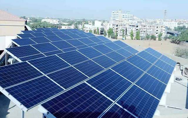 سولر سسٹمز کی قیمتوں میں لاکھوں روپے کی نمایاں کمی 