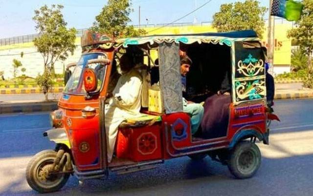 شہرِ قائد کی 20 شاہراہوں پر 2 اور4 سیٹر رکشوں کے داخلے پر پابندی، نوٹیفکیشن جاری