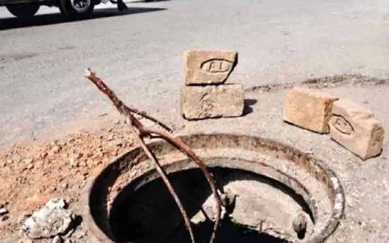 لودھراں:سات سالہ  بچہ سکول جاتے کھلے مین ہول میں گر گیا  